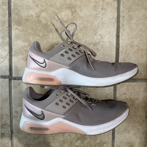 Nike Women's Gray and Pink Airmax Shoes - Picture 1 of 6